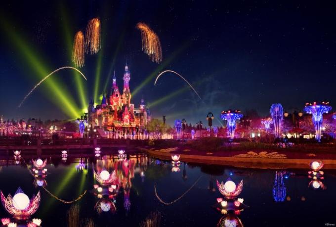Bis 27.000 LED-Lichter, mehr Brunnen und Feuerwerke! Feuerwerke Shanghais Disneys kommen bald